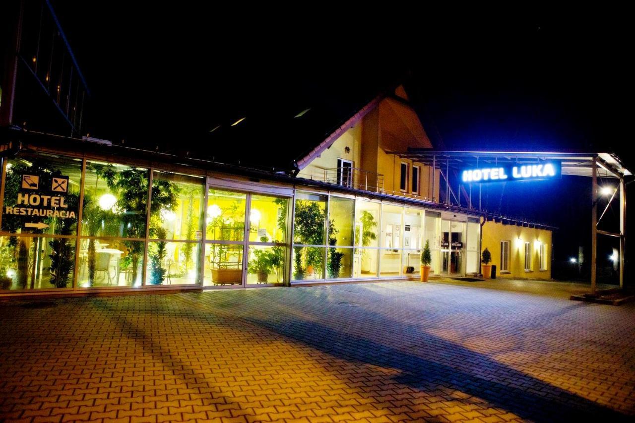Hotel Luka ราดอม ภายนอก รูปภาพ