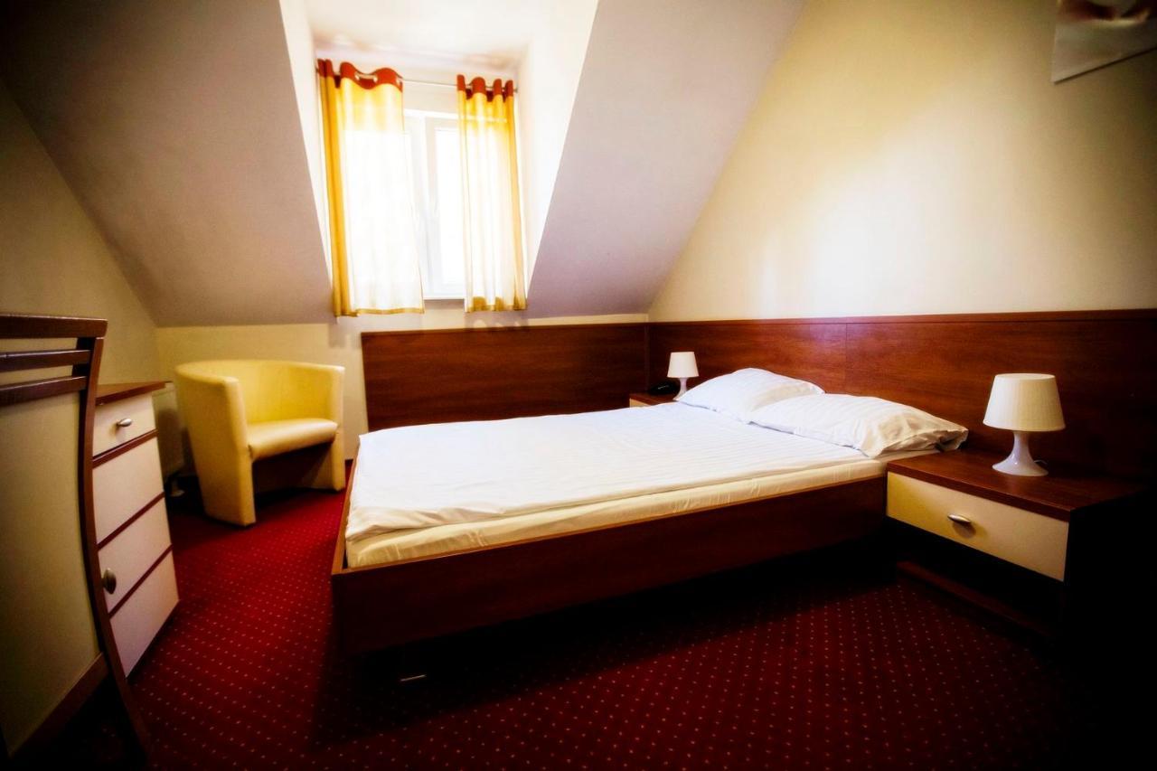 Hotel Luka ราดอม ภายนอก รูปภาพ