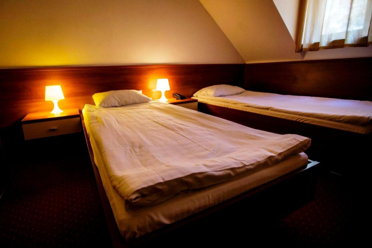 Hotel Luka ราดอม ภายนอก รูปภาพ
