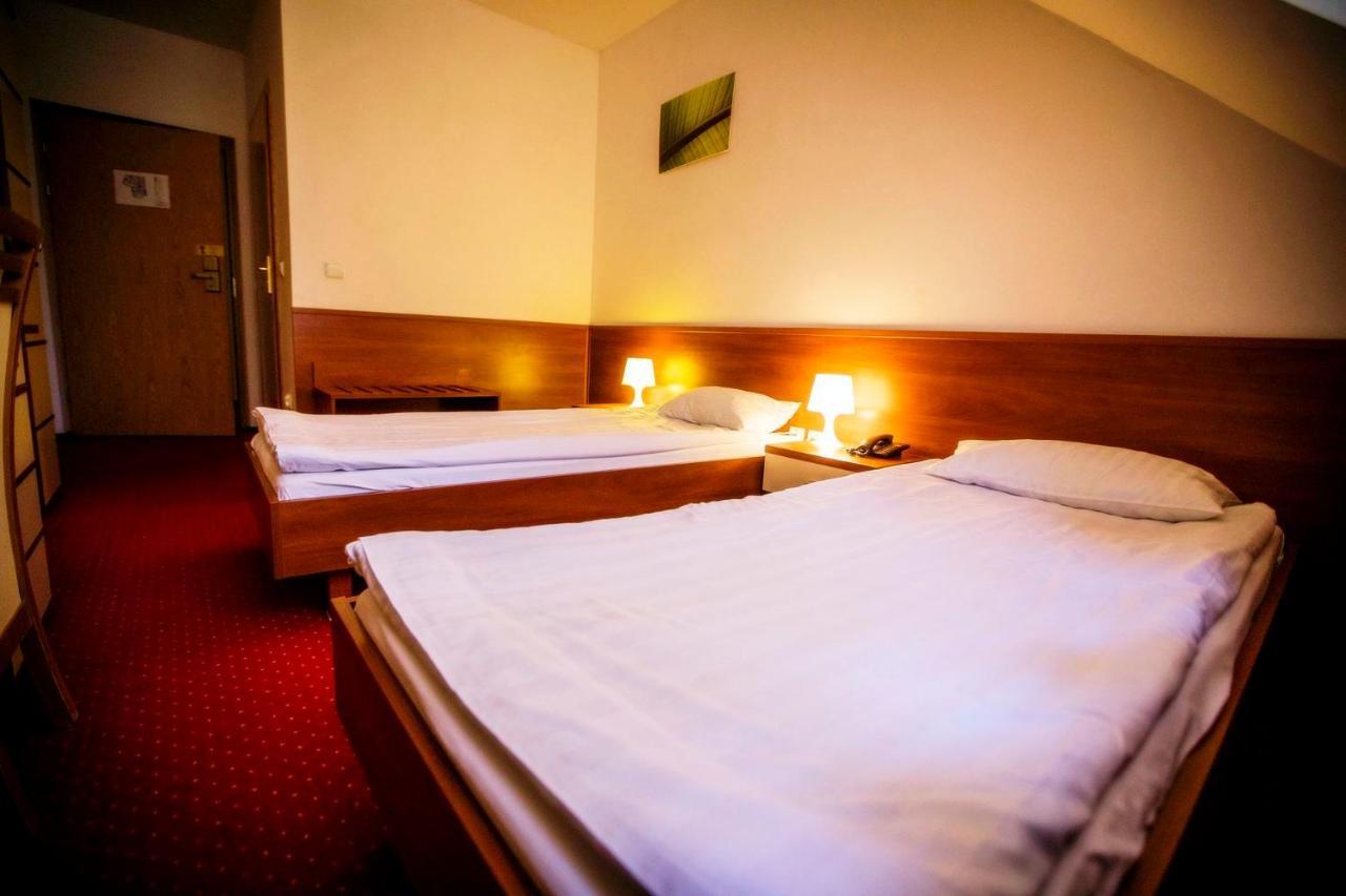 Hotel Luka ราดอม ภายนอก รูปภาพ
