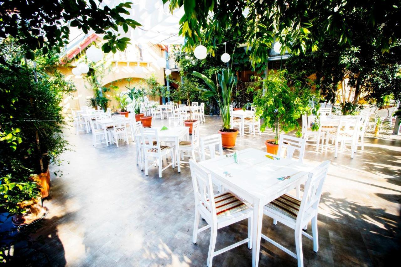 Hotel Luka ราดอม ภายนอก รูปภาพ